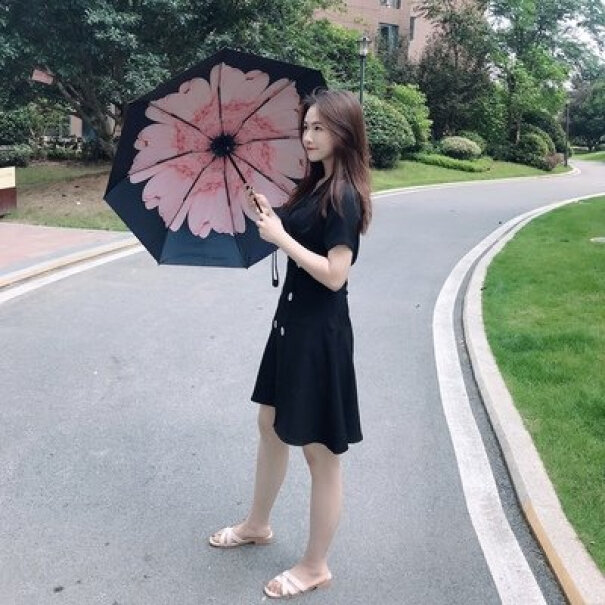 C'mon胭脂粉雏菊这把伞有荷叶效应吗？