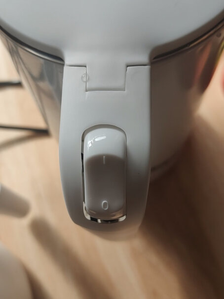 长虹水壶电热水壶电水壶防烫断电大容量不锈钢双层真的好吗？真实测评质量优劣！