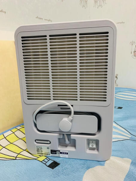 科西速热取暖器家用电暖器节能放在卧室开着会不会感觉干燥啊，鼻炎患者？