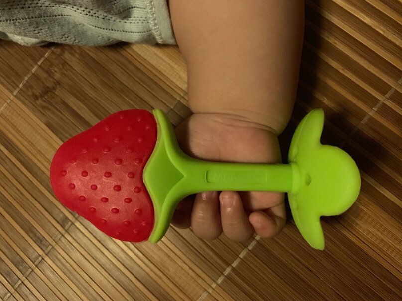 MDB婴儿牙胶硅胶磨牙棒玩具宝宝安抚咬咬胶有异味吗？