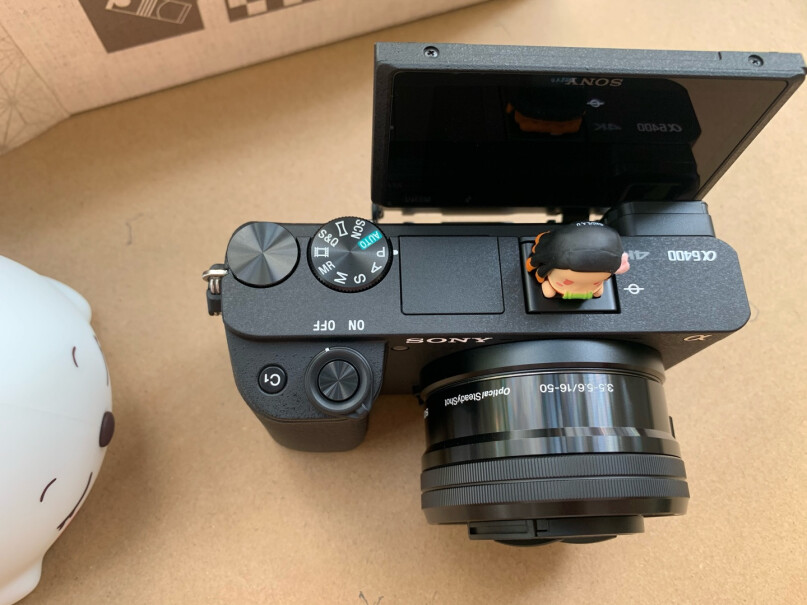 索尼 Alpha 6400 微单相机新手出去旅游用 入手zv1 还是 6400