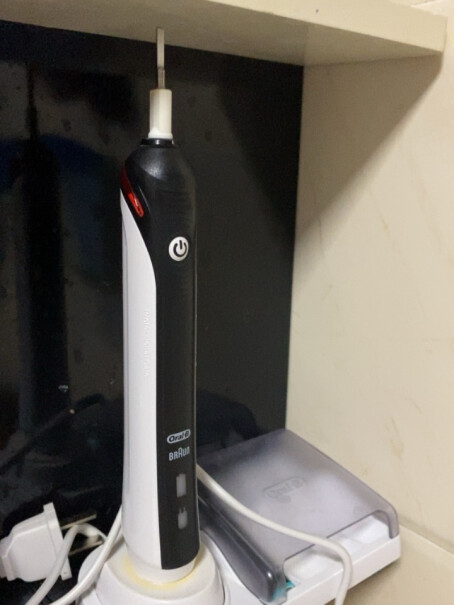 欧乐B电动牙刷成人小圆头牙刷情侣礼物3D声波旋转摆动充电式一个刷头能用多长时间啊？