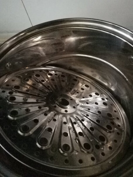 美厨蒸锅304不锈钢32cm二层蒸锅蒸饭的时候会不会跳盖子，或者水扑出来？