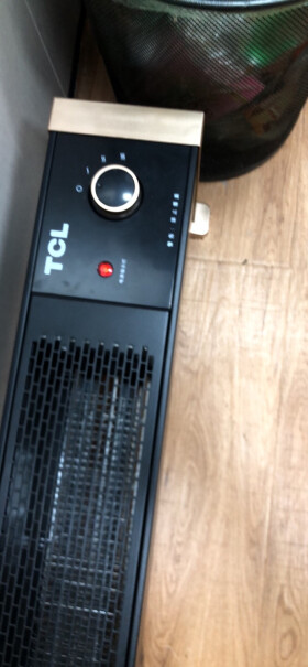 TCL踢脚线取暖器请问北京冬天 12平房间只靠这个可以取暖吗？