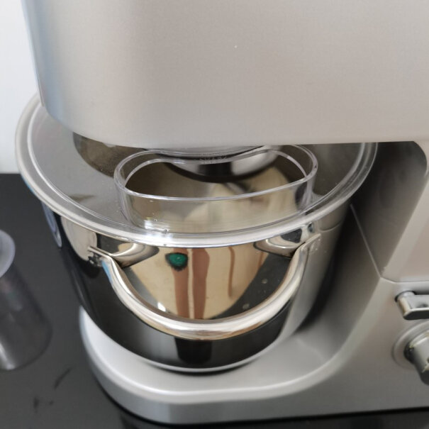 海氏厨师机多功能和面机料理机打蛋器HM770升级款请问这个6.5升数家庭用会不会太大？