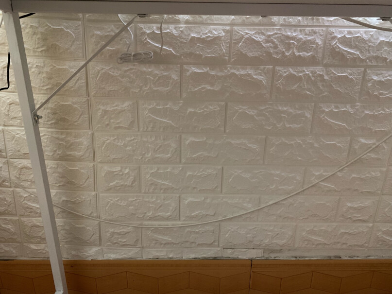 FOOJO自粘3D立体墙贴护墙板天花板顶棚墙纸自粘电视背景墙贴外墙得吗？