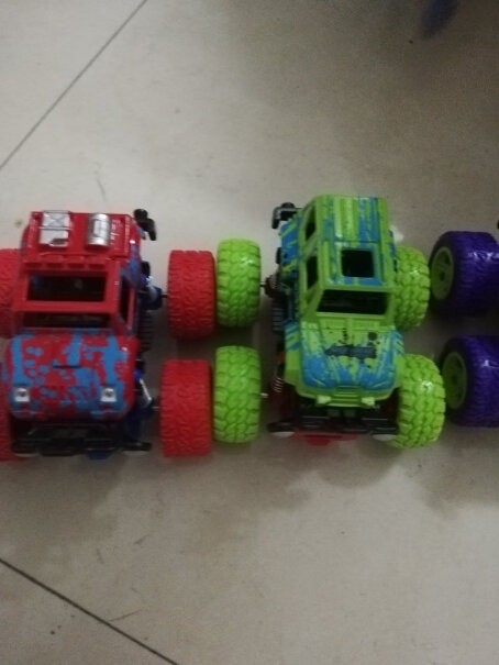 集思儿童玩具车惯性越野四驱车男孩2-6岁汽车模型仿真车模这个车子动力如何得来？