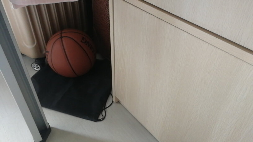 篮球斯伯丁篮球涂鸦系列7号篮球比赛专用室内外水泥地防滑耐磨篮球深度剖析功能区别,多少钱？