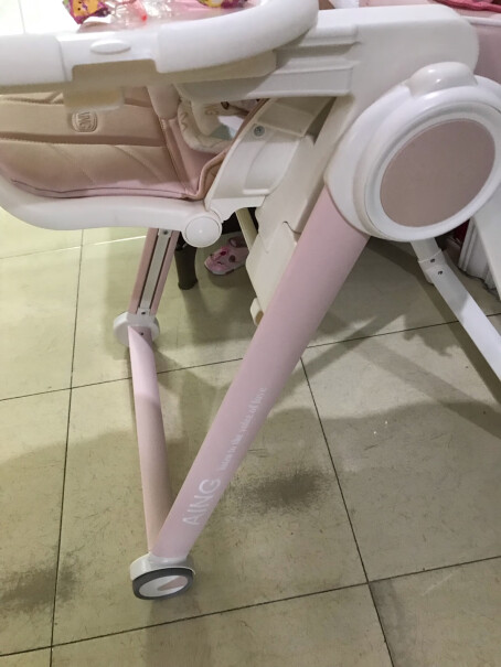 爱音宝宝餐椅儿童婴幼儿餐椅座椅晃荡吗？？？？？