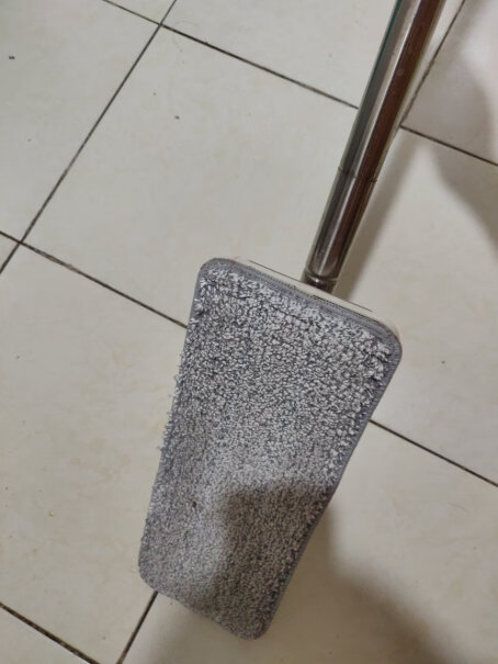 家杰优品大号刮刮桶免手洗平板拖把这款是否存在一端清洗不干净的情况？