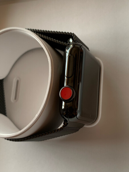 Apple Watch 3 (GPS+蜂窝款 38毫米)watch 3充一次电能用多久呢？