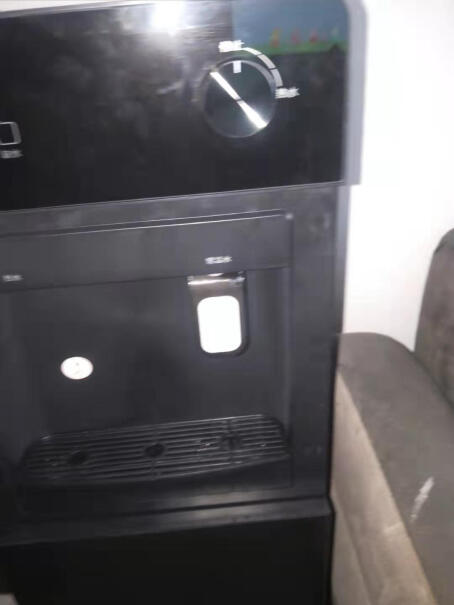 奥克斯饮水机下置式家用立式温热型好用吗？烧水的味道大吗？有杂质吗？
