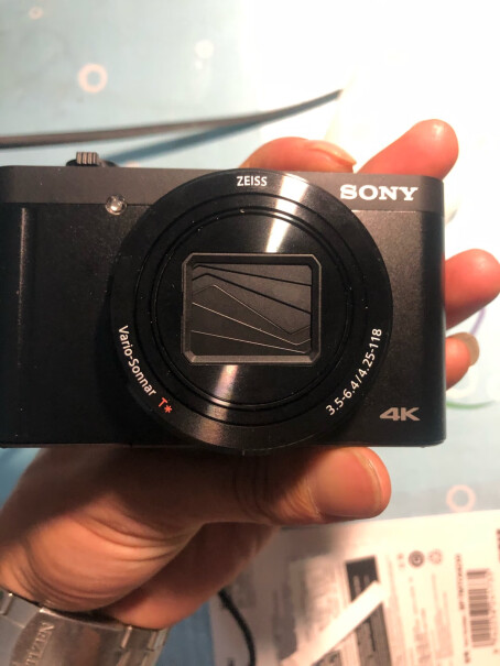 索尼DSC-WX500数码相机数码相机这相机好用吗，我文化不高？