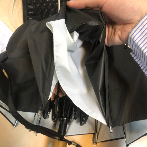蕉下太阳伞双层小黑伞系列三折伞是买双层的好还是单层的，据说会很晃，和胶囊的哪个好？