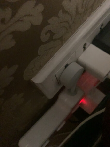 USB柔性充电一转接线板安全门达聚科小夜灯分享怎么样？全方位评测分享！