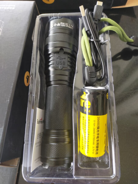 神火L26-S强光手电筒用什么充电器充电？