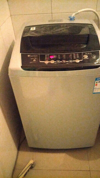 小天鹅9公斤这款洗衣机有羽绒板吗？