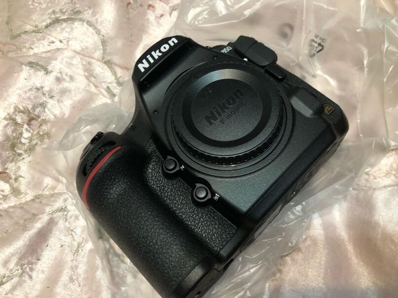尼康D850 单反相机买d850还是6d2，求推荐，哪个好？