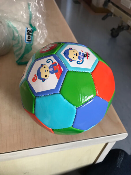 儿童玩具球费雪足球户外运动玩具小皮球幼儿园宝宝玩具球18cm评测哪款功能更好,评测哪款质量更好？