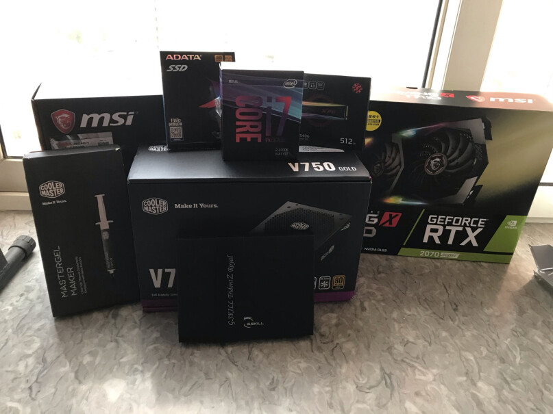 微星魔龙RTX 3080 Ti X TRIO显卡我在魔龙和Rog猛禽O8G之间考虑，我的主板是Z390-F，请问哪个适合我。