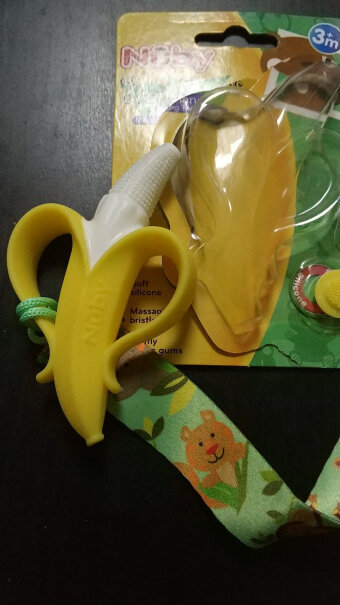 努比婴儿牙胶咬咬胶宝宝手抓球为什么我买的香蕉上印的批次号是带重影的，你们收到的是吗？怎么看是不是正品啊？
