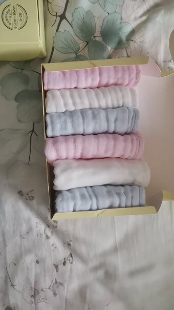 全棉时代婴儿口水巾我买的6条有5条质量很差，只有一条白色是正品，有跟我一样的麽？
