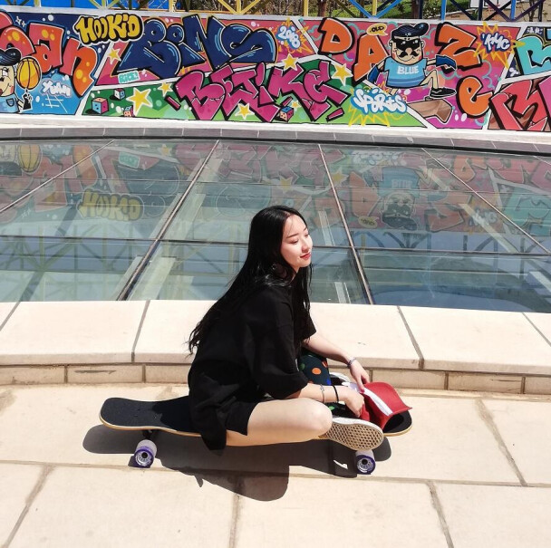 长板运动伙伴长板滑板女生韩国公路刷街男女生代步神器初学者大舞板入手评测到底要不要买！网友诚实不欺人！