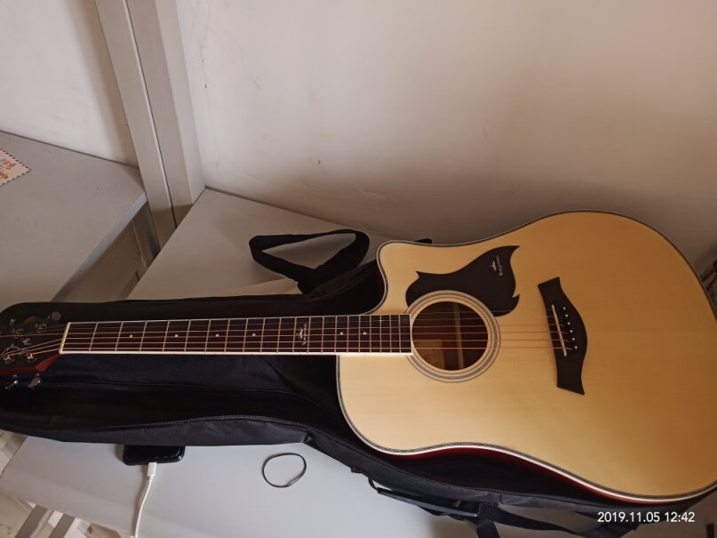 卡马D1CNM民谣吉他初学者木吉他入门吉它41英寸有什么配件？