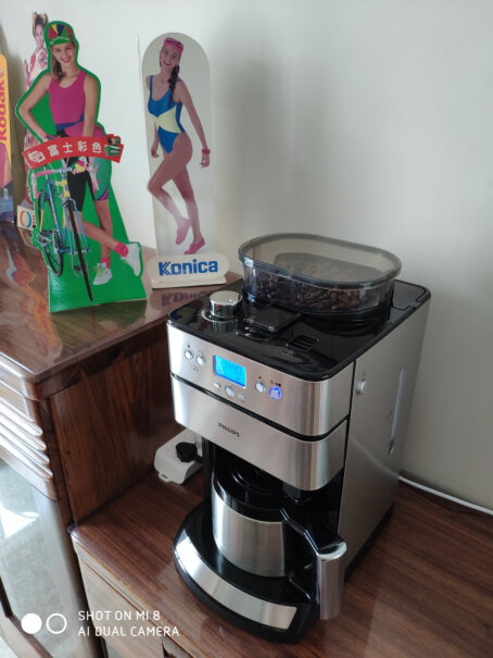 飞利浦咖啡机家用全自动现磨一体带咖啡豆研磨功能咖啡槽里的咖啡渣怎么清理干净？刷子没办法清理到底下的漏斗里？