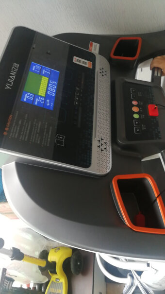 亿健跑步机家用静音折叠彩屏按摩多功能健身器材可连接WIFI负责搬运安装吗？