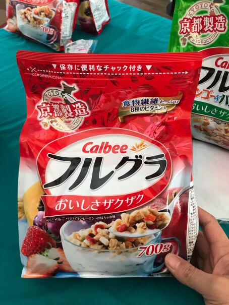 日本进口 Calbee(卡乐比) 富果乐 水果麦片700g密封条有吗？