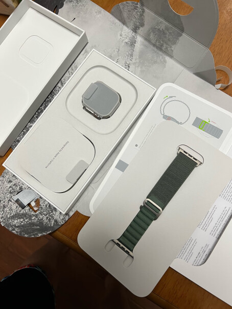 Apple Watch Ultra 智能手表 GPS + 蜂窝款 49毫米 钛金属原色 钛金属表壳绿编织的洗手会不会全湿？