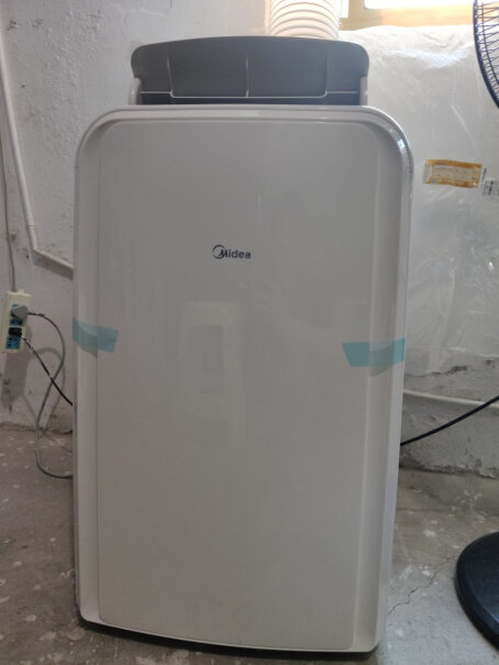 美的移动空调小1匹单冷家用厨房一体机免安装便捷立式空调空调一小时需要多少度电？