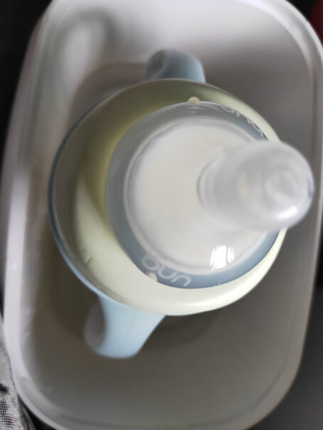 OIDIRE奶瓶消毒器烘干三合一为什么我按调奶功能后，几分钟后灯就灭了，显黑屏了。这样的话是出问题了吗？
