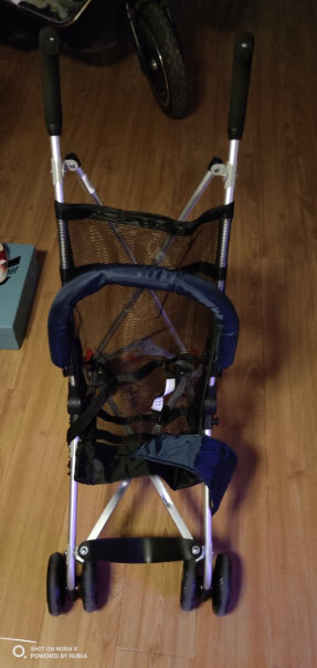 hd小龙哈彼婴儿推车铝合金车架轻便可折叠避震宝宝儿童手推伞车八个月宝宝平时坐着需要系安全带吗？