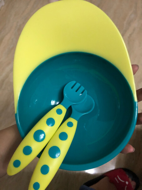 Boon啵儿 辅食碗 儿童餐具吸盘碗 婴儿碗训练吃饭餐具 辅食碗勺套装 蓝多少个月可以用？