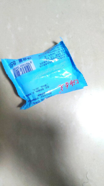 上海芦荟皂85g*8块保湿清洁沐浴香皂孩子头上有白色的像头皮屑的东西，可以用吗？