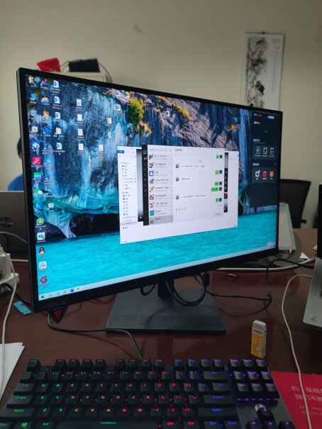 27英寸显示器4K超清IPS技术For Mac模式，手动调整色温后，重开显示器屏幕发暗。请问大家也是这样吗？