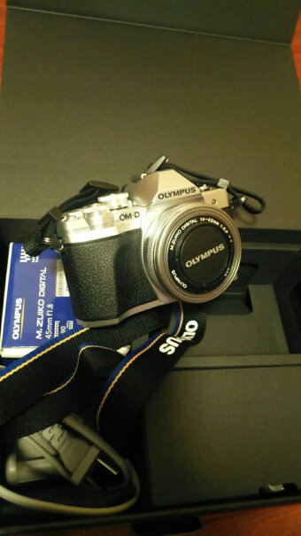 奥林巴斯E-M10 MarkIV微单相机怎么拍照片？