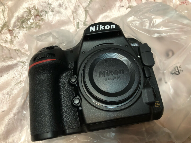 尼康D850 单反相机买d850还是6d2，求推荐，哪个好？
