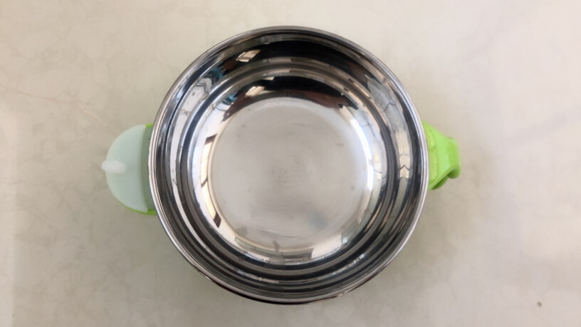 新妙儿童餐具注水保温碗吸盘吸的大吗？真实回答？