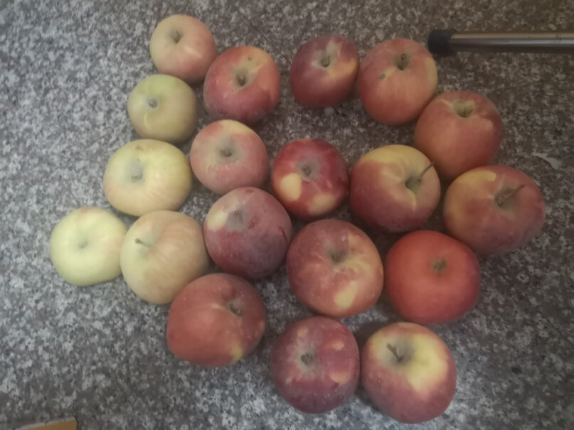 新疆阿克苏苹果5kg礼盒单果200-260g货已收到，有三个坏果怎么办？