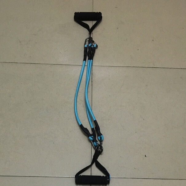 米客脚蹬拉力器仰卧起坐辅助器弹力绳力量训练拉力绳健身器材家用买过蓝色款的亲们，一套器材里还包括门扣和手柄，对吗？