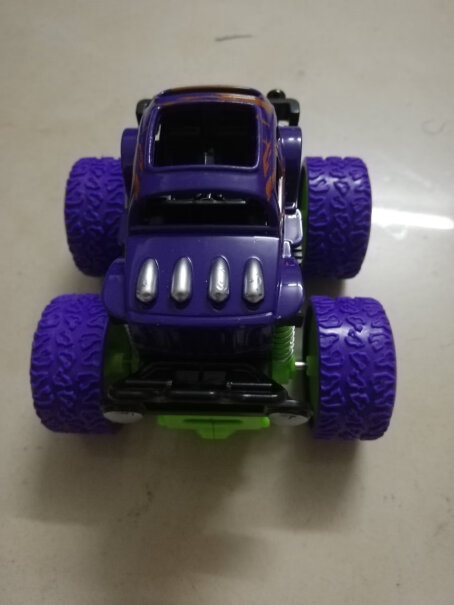集思儿童玩具车惯性越野四驱车男孩2-6岁汽车模型仿真车模有味道吗？