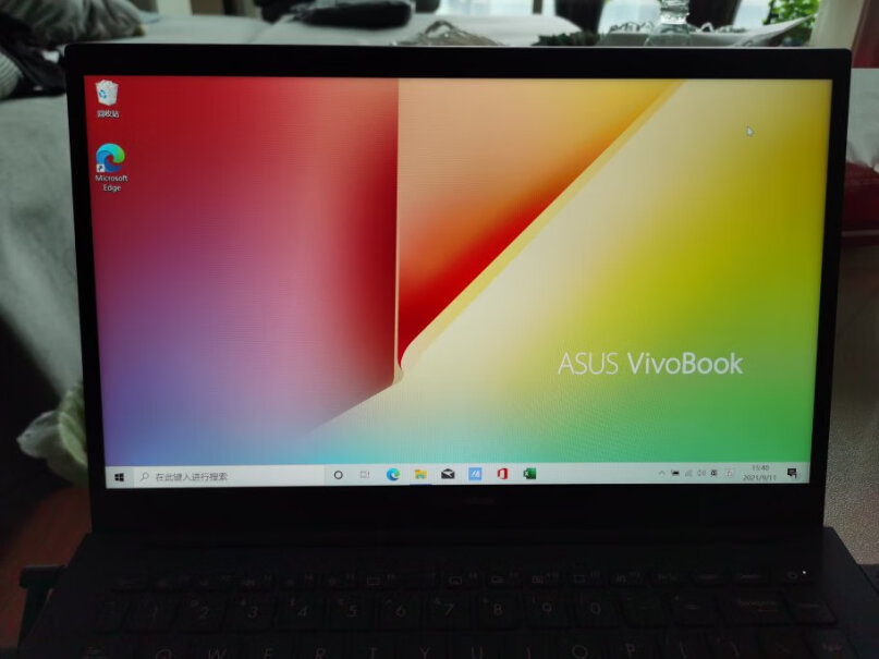 华硕VivoBook14X英特尔酷睿这款电脑是金属机身吗，会不会塑料感很重？