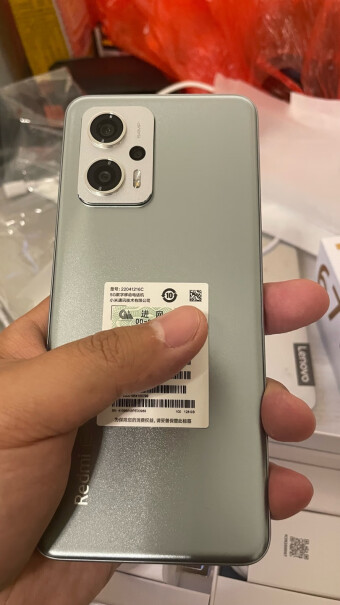 Note11TPro新手机上面是不是有个出场膜啊？