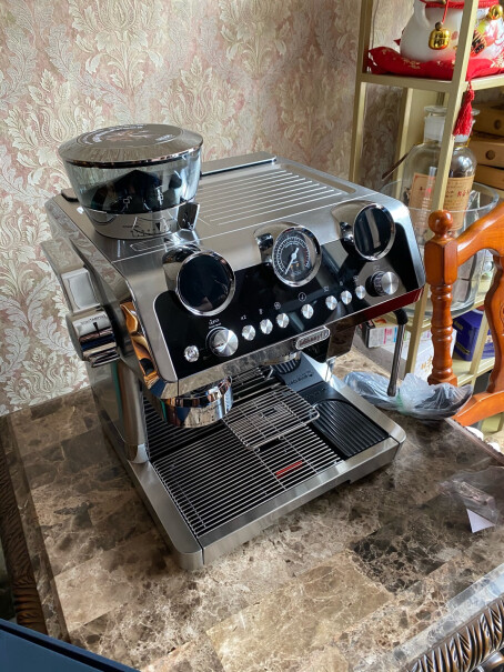 德龙咖啡机骑士系列半自动咖啡机请问这款打奶泡能拉花吗？