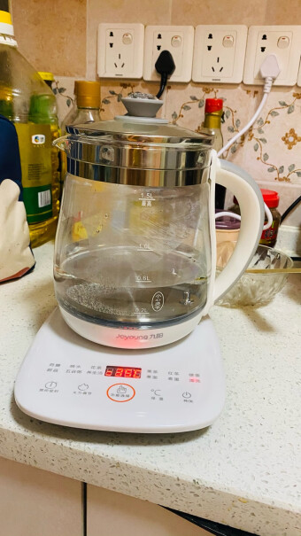 茶壶1.5L电水壶煮茶煎药九阳药膳茶具怎么有股味？