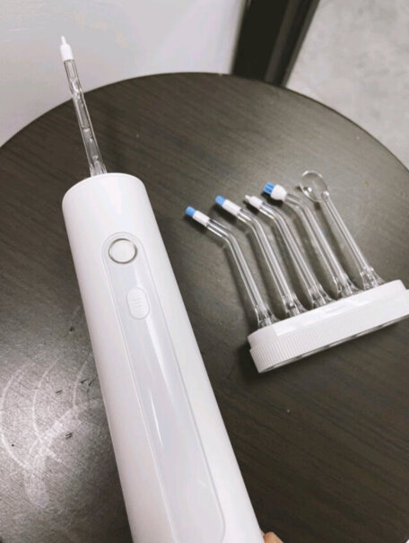 华为智选力博得立式冲牙器智能洗牙器水牙线家用便携清洁器口腔冲洗器美牙仪教师节礼物冲牙器里装什么水呢？