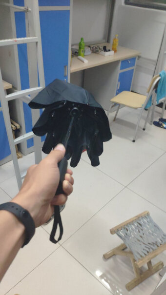 C'mon素色全自动伞打开伞收不回去了。
